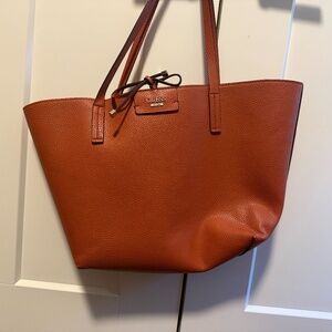 GUESS tote